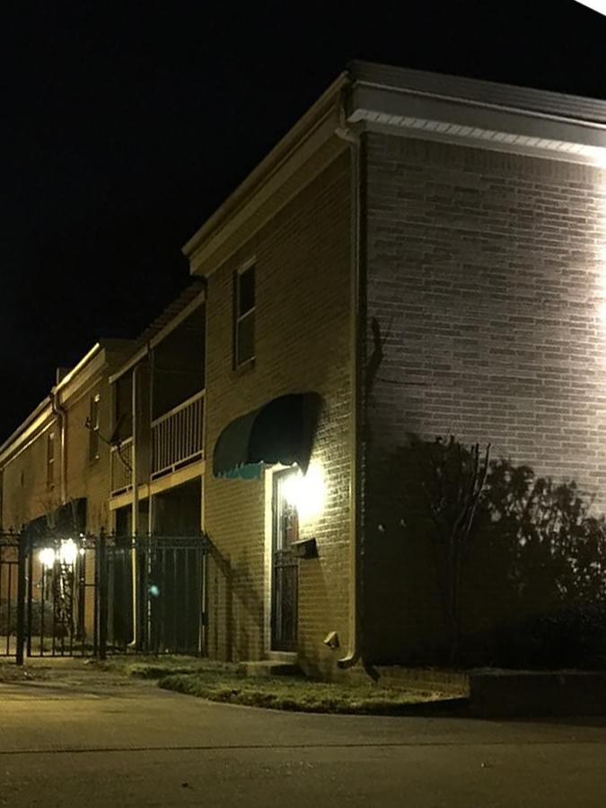 Centrally Located 3Br Overton Square Fast Wifi Free Parking Yes Pets Мемфис Экстерьер фото