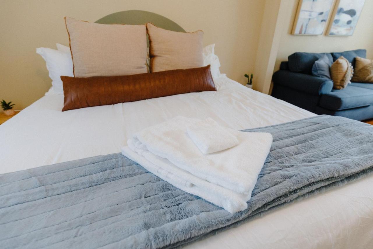 Centrally Located 3Br Overton Square Fast Wifi Free Parking Yes Pets Мемфис Экстерьер фото